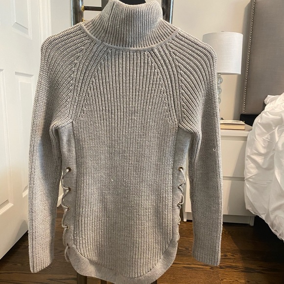 Grey knit turtleneck - Picture 2 of 2